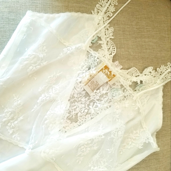 Victoria's Secret Vintage Gold Label Lingerie Lace Crochet Embroidery Crop  NWT - Picture 8 of 16